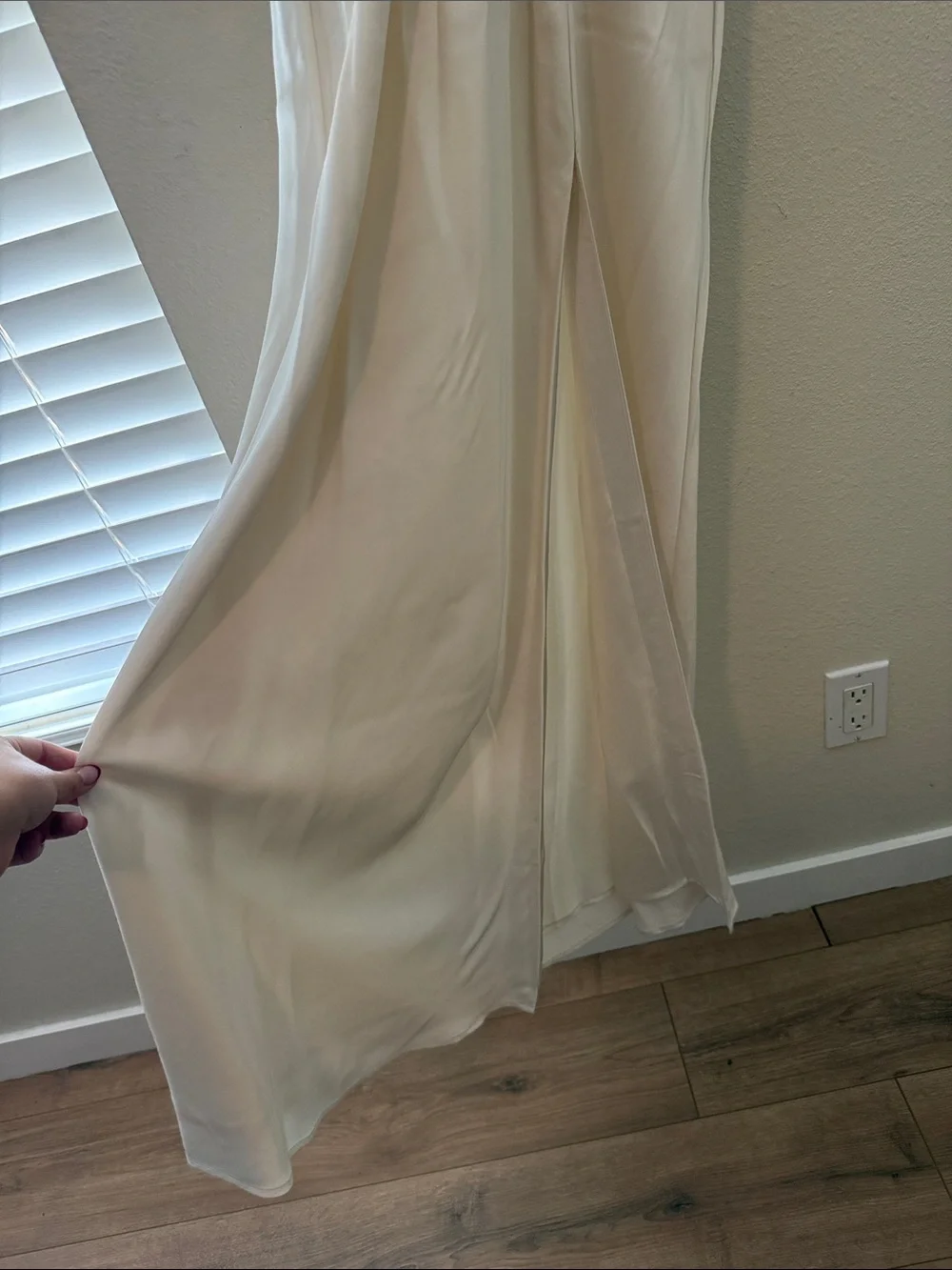 Abercrombie & Fitch sleek ivory